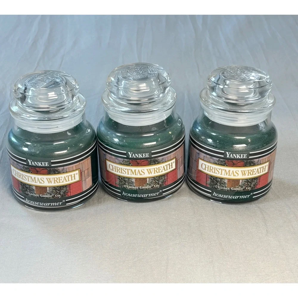 Vintage Yankee Candle Christmas wreath candle 3.7oz lot of 3 black band